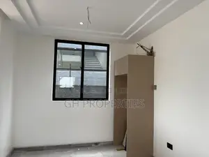 4bdrm Duplex in Ahodwo Runabout, Kumasi Metropolitan for sale