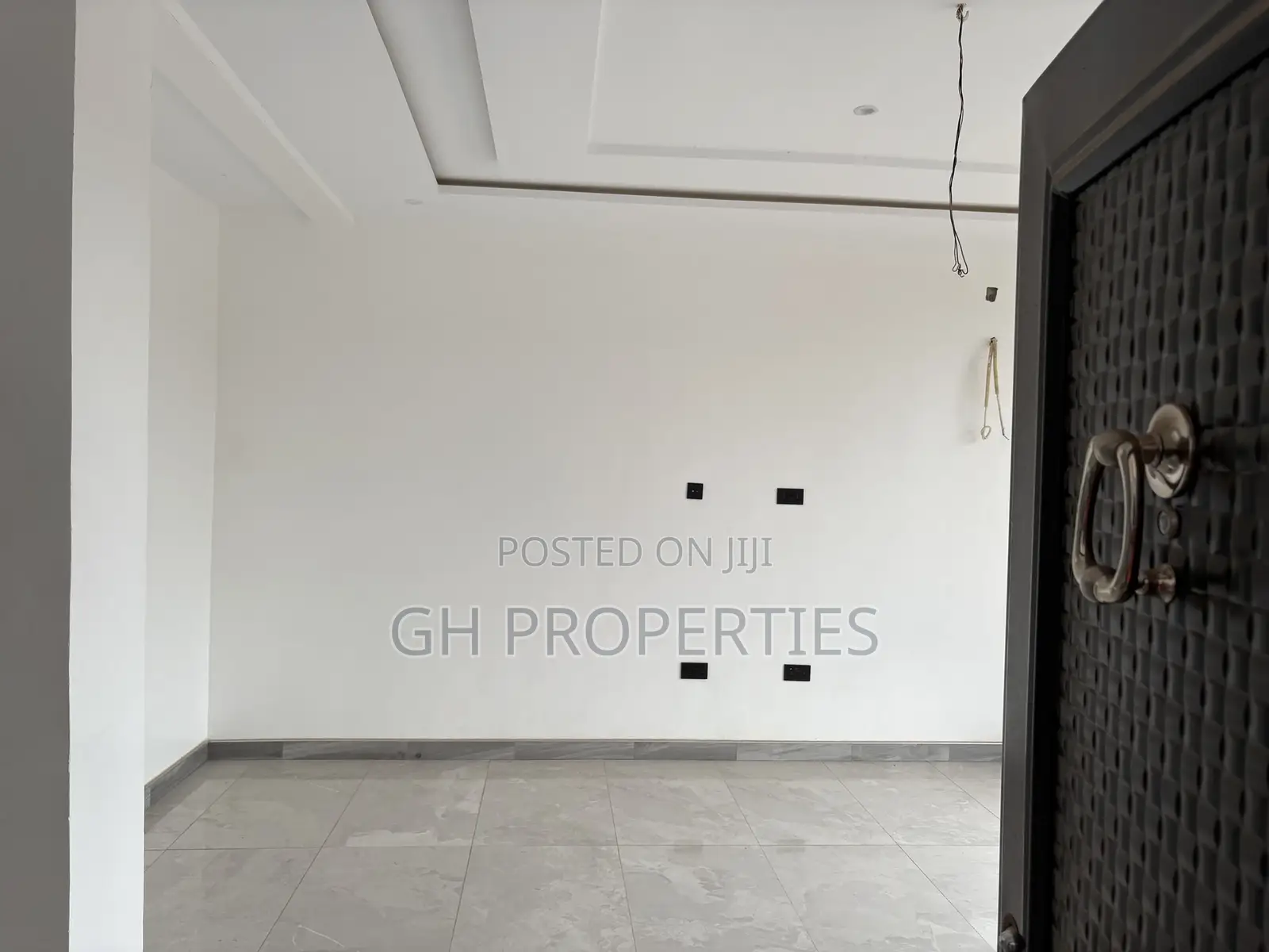 4bdrm Duplex in Ahodwo Runabout, Kumasi Metropolitan for sale