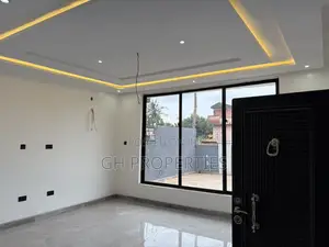 4bdrm Duplex in Ahodwo Runabout, Kumasi Metropolitan for sale