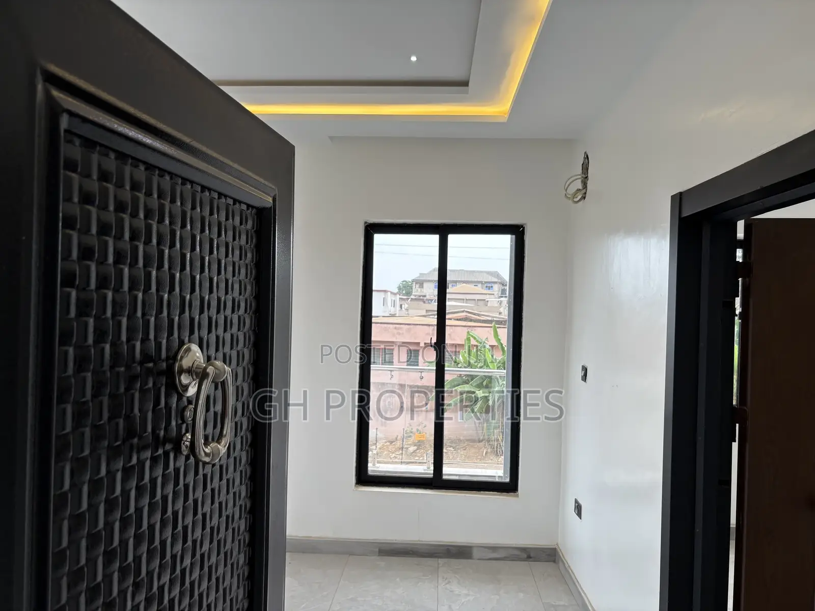 4bdrm Duplex in Ahodwo Runabout, Kumasi Metropolitan for sale