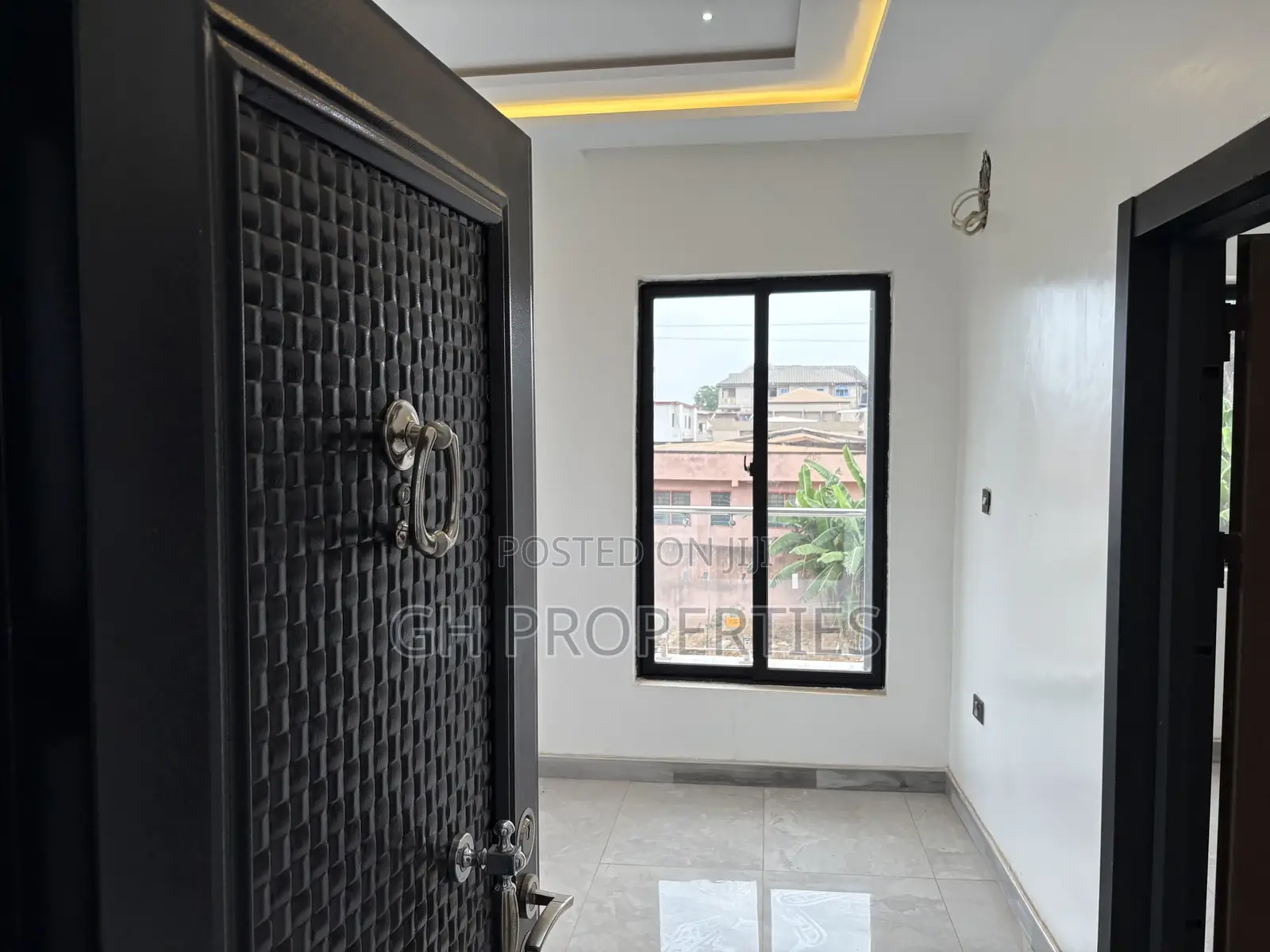 4bdrm Duplex in Ahodwo Runabout, Kumasi Metropolitan for sale