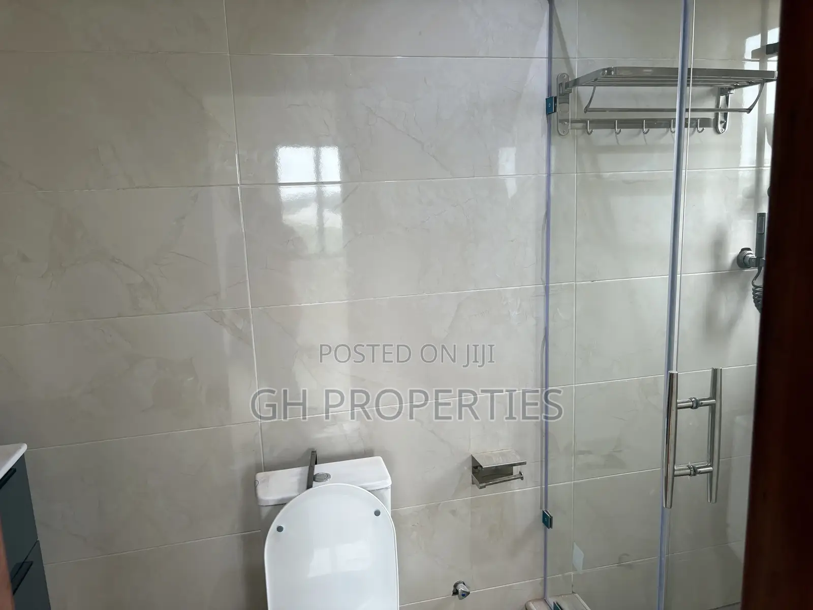 4bdrm Duplex in Ahodwo Runabout, Kumasi Metropolitan for sale