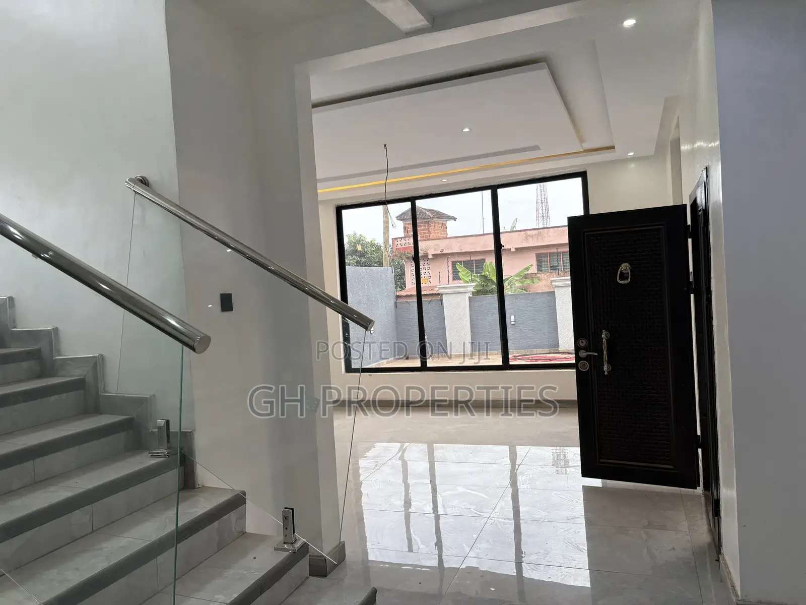 4bdrm Duplex in Ahodwo Runabout, Kumasi Metropolitan for sale
