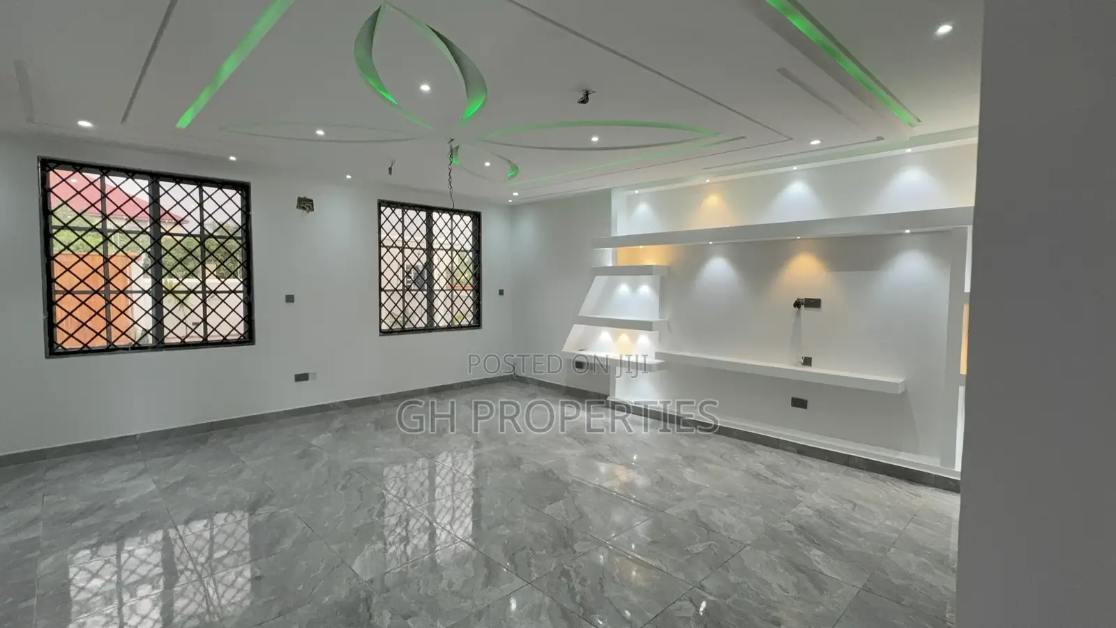 7bdrm Mansion in Atasemanso., Kumasi Metropolitan for sale