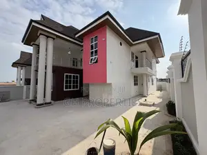 7bdrm Mansion in Atasemanso., Kumasi Metropolitan for sale