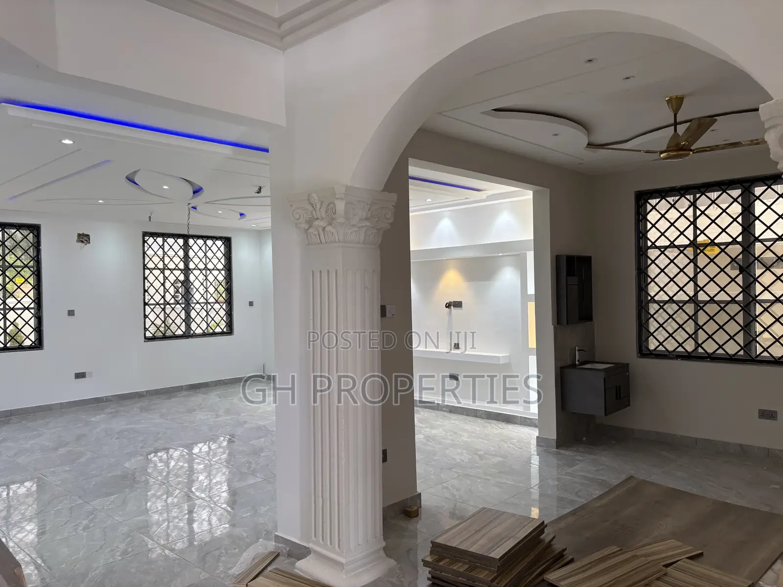 7bdrm Mansion in Atasemanso., Kumasi Metropolitan for sale