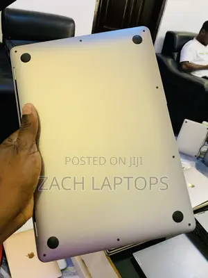 Laptop Apple MacBook Pro 2018 16GB Intel Core I7 SSD 512GB