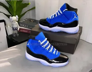 Sneakers Hub