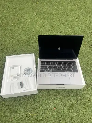 New Laptop Apple MacBook Pro 2019 8GB Intel Core I5 SSD 512GB