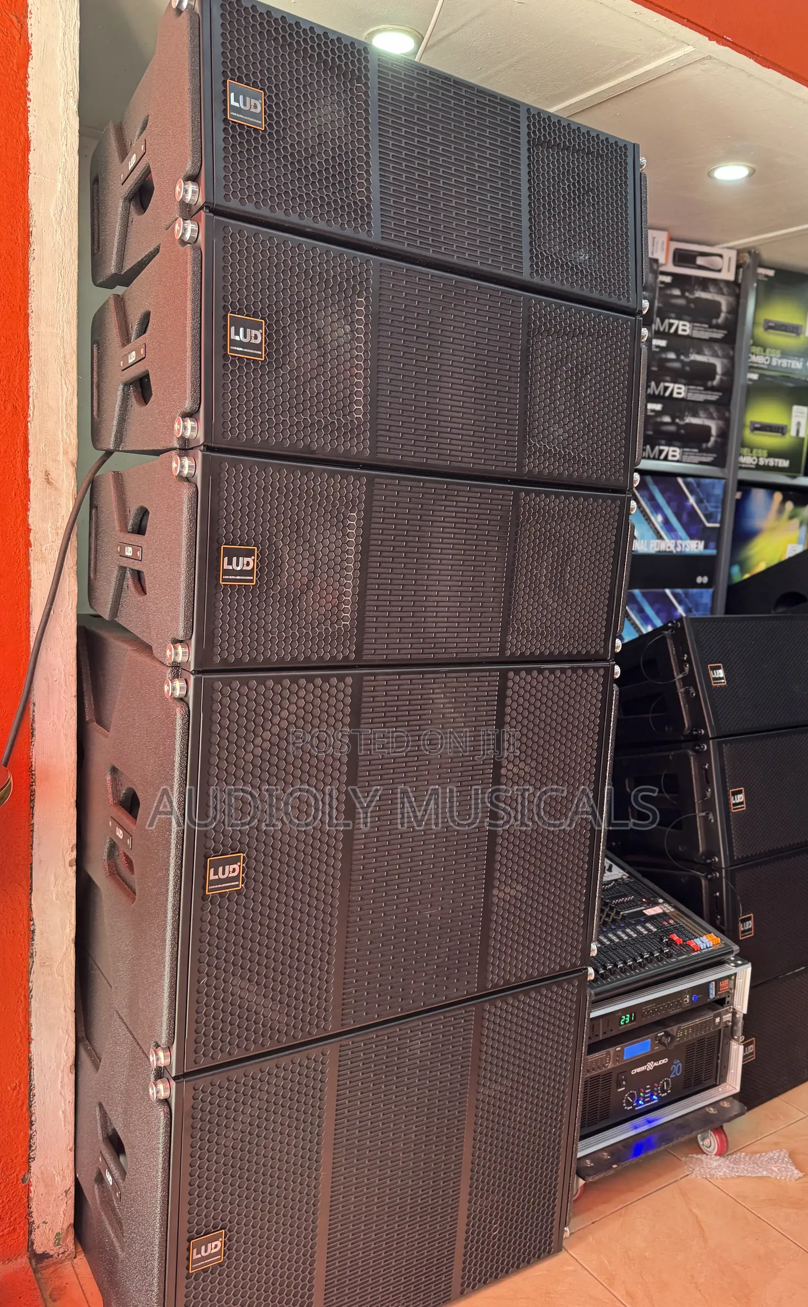 Single Bass Speaker With 3-Line Array 10- Inches