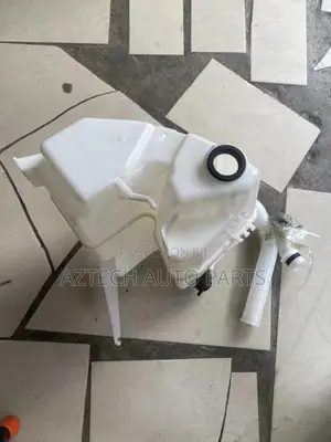 Toyota Camry 2018,2019,2020,2021,2022 Wiper Bottle