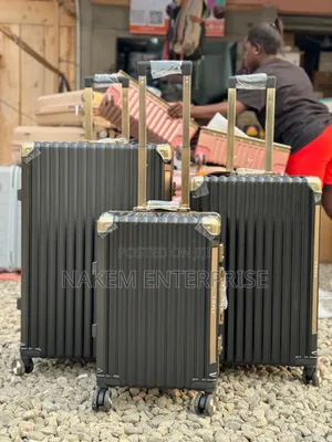 Black Zipless Trolling Travelling Luggage Set 3in1