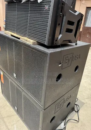 Full Rack With Ev Bass and 3- Line Arrays