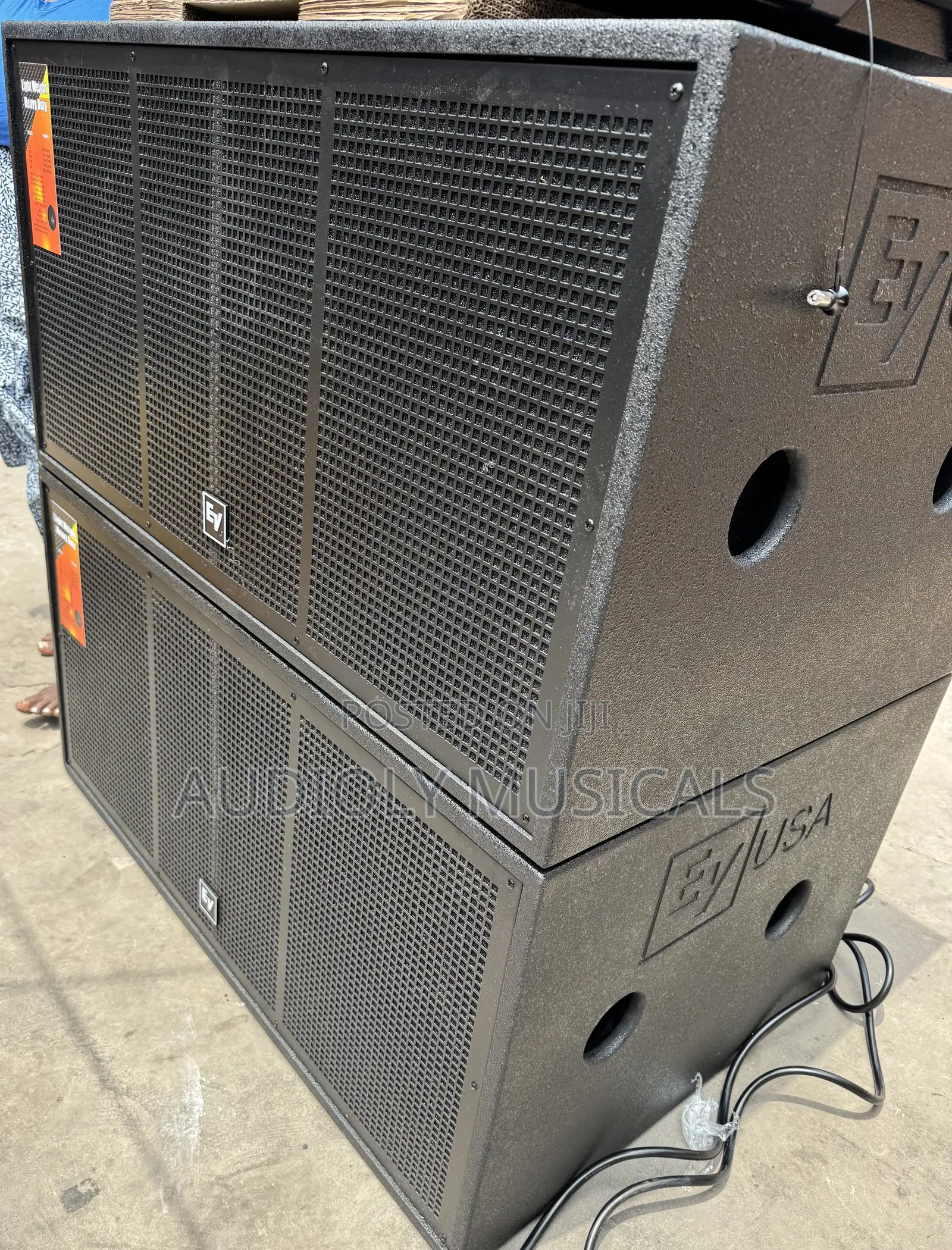 Full Rack With Ev Bass and 3- Line Arrays