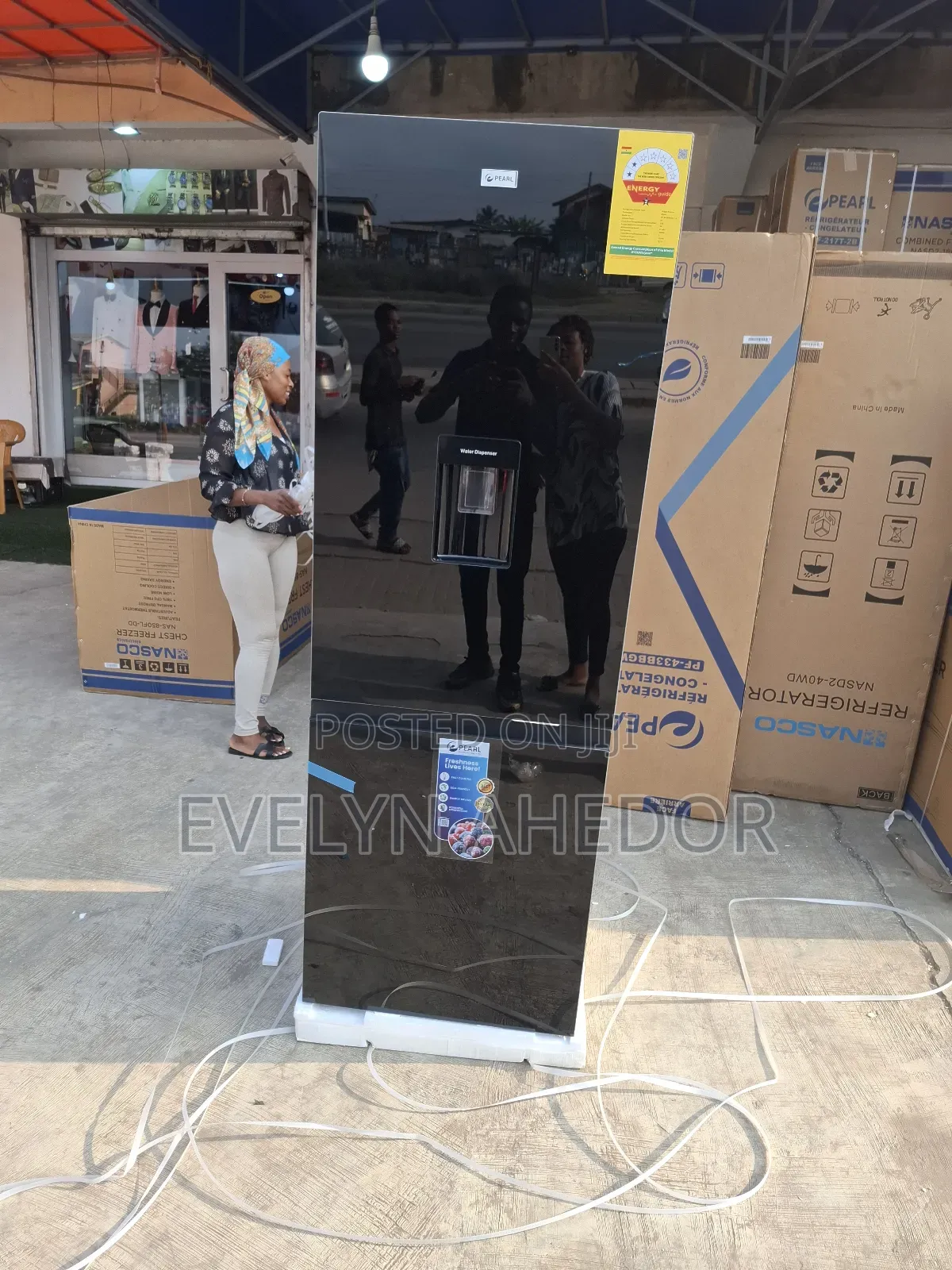 Black Mirror Pearl Bottom Fridge 309 Litres Available