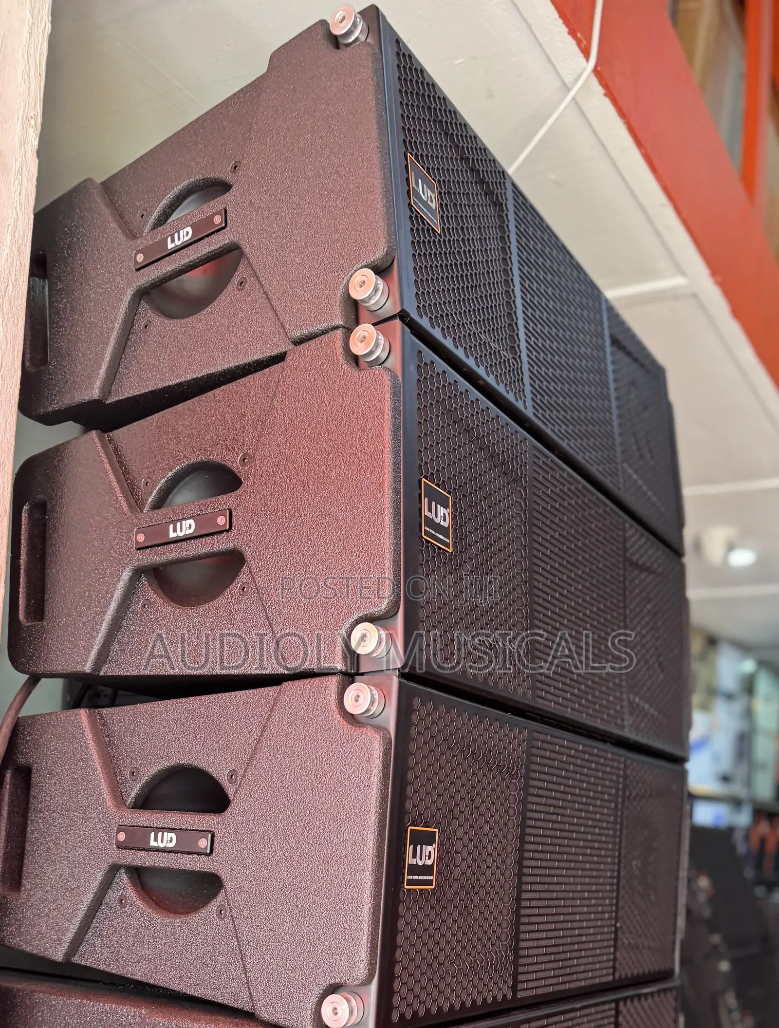 Full Rack With Ev Bass and 3- Line Arrays