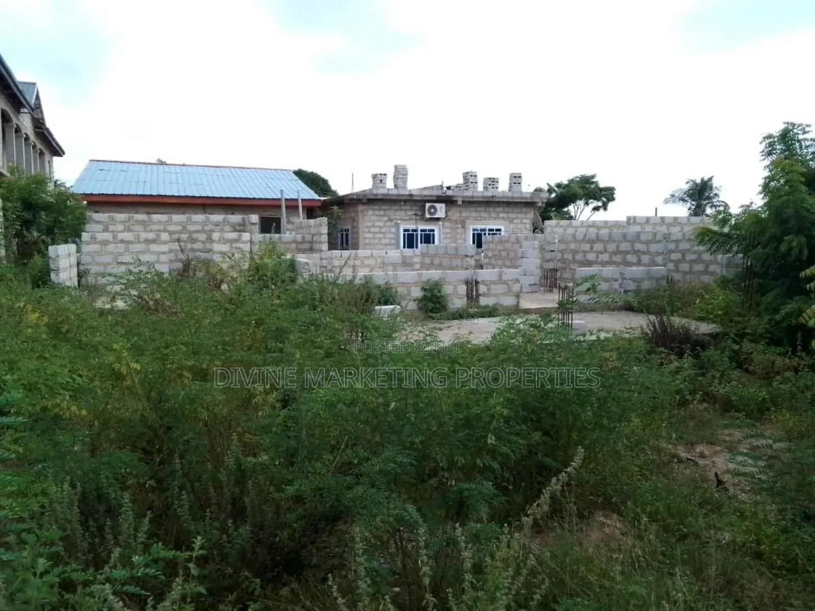 4bdrm House in Blue Top, Kasoa for Sale