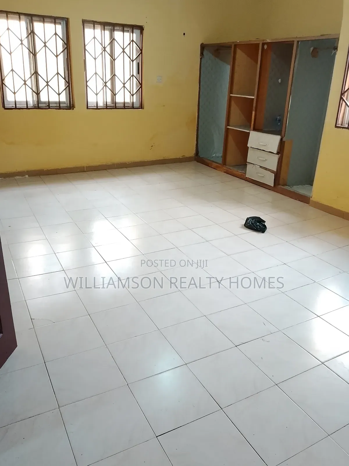 3bdrm House in Hfc Estate Area, Spintex for rent