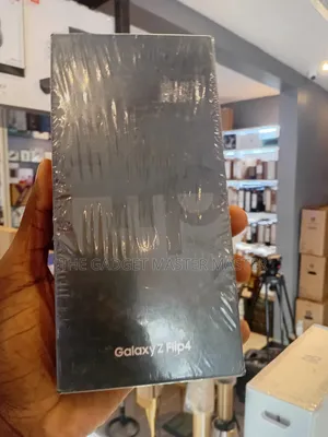 New Samsung Galaxy Z Flip4 128 GB Black