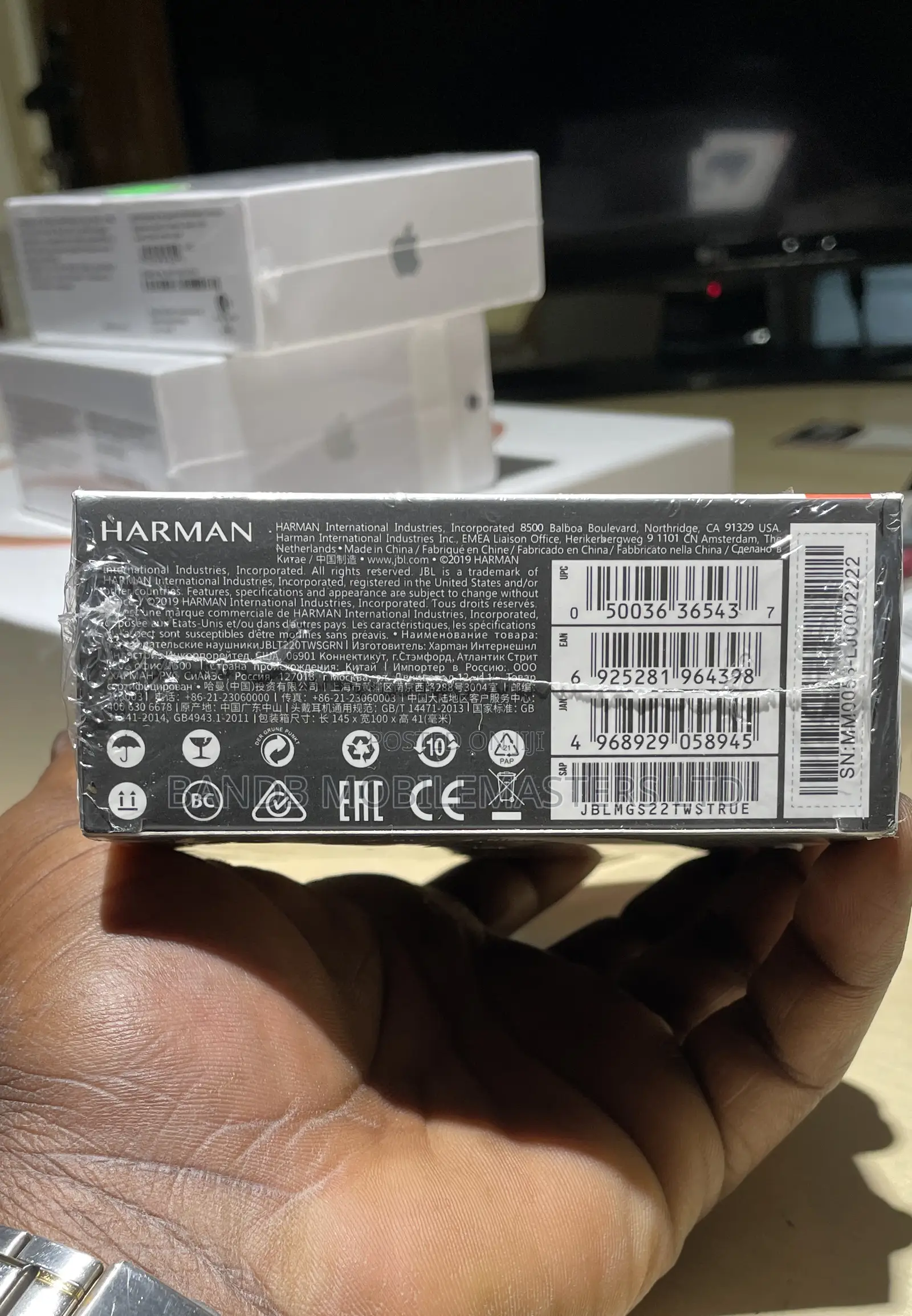 JBL Earphones Mg-S22 Black and White
