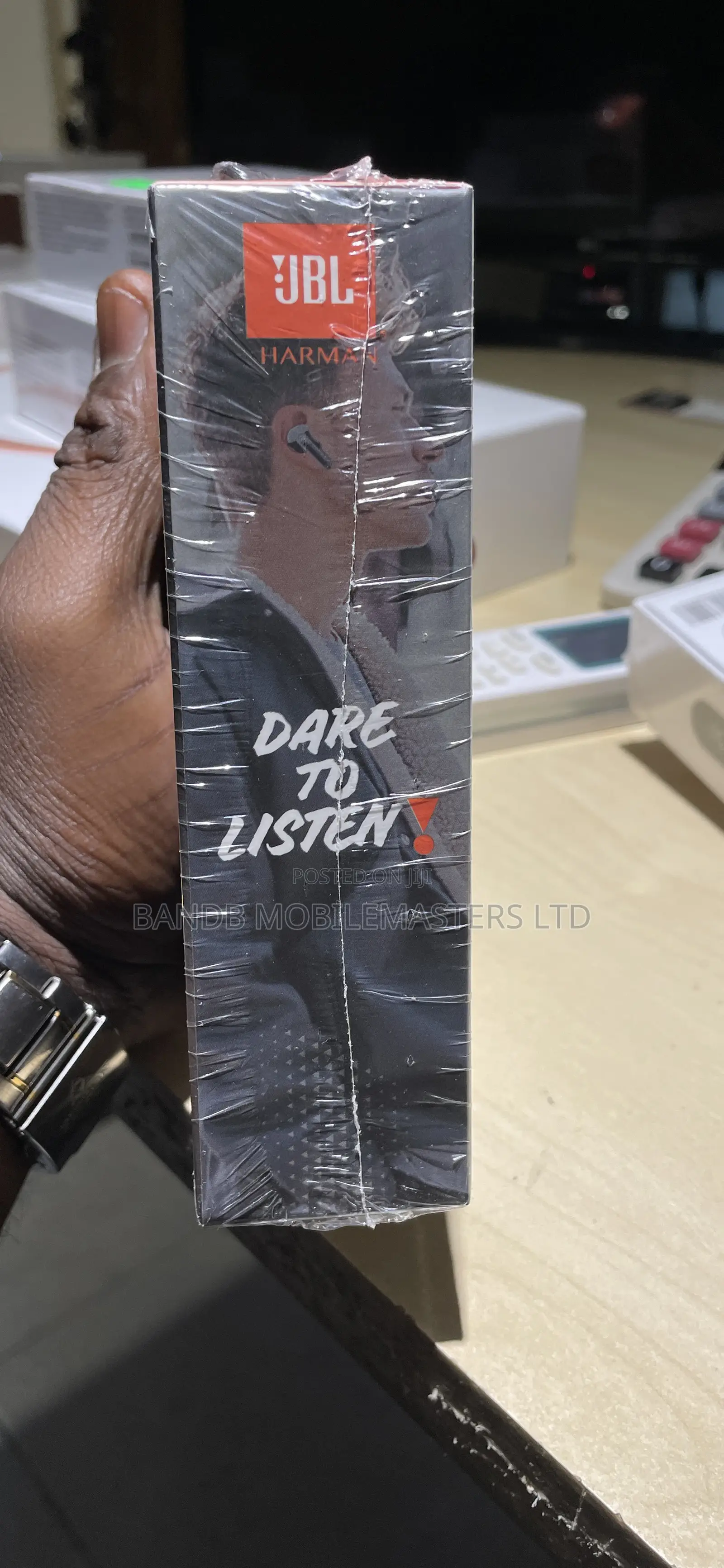 JBL Earphones Mg-S22 Black and White