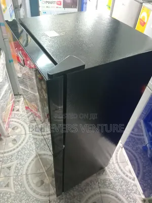 Fast Cooling Fridge Westpool Black Top Freezer Westpool 108l