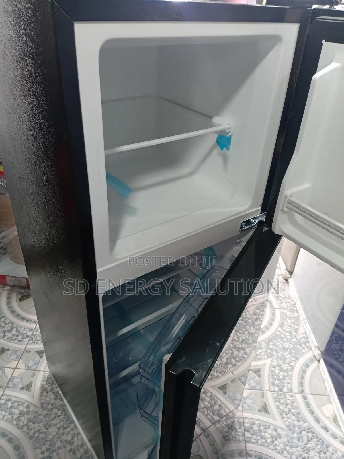 Attentive Westpool Fridge Freezer 108 Litres Westpool