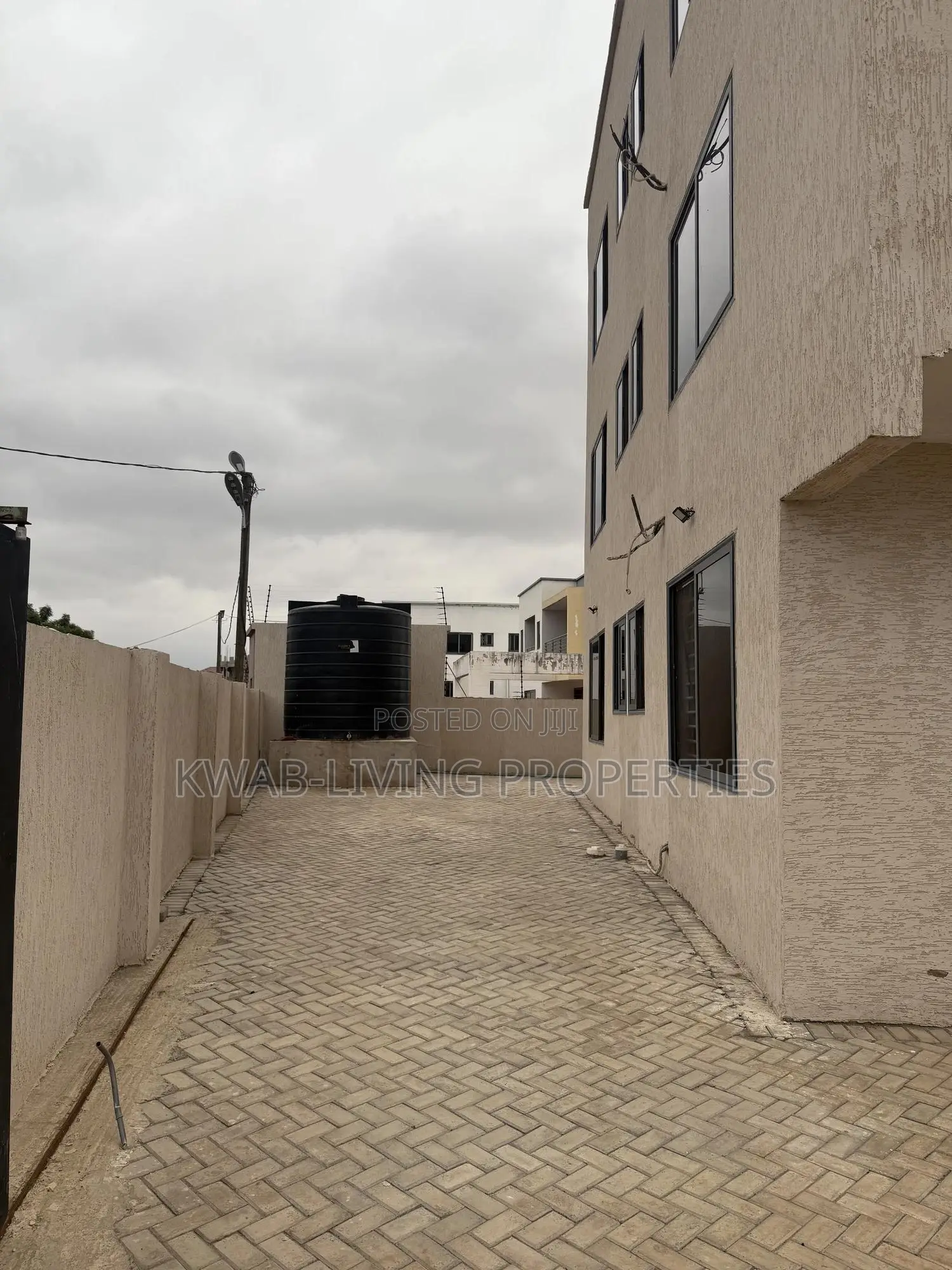 1bdrm Apartment in Oyarifa for rent