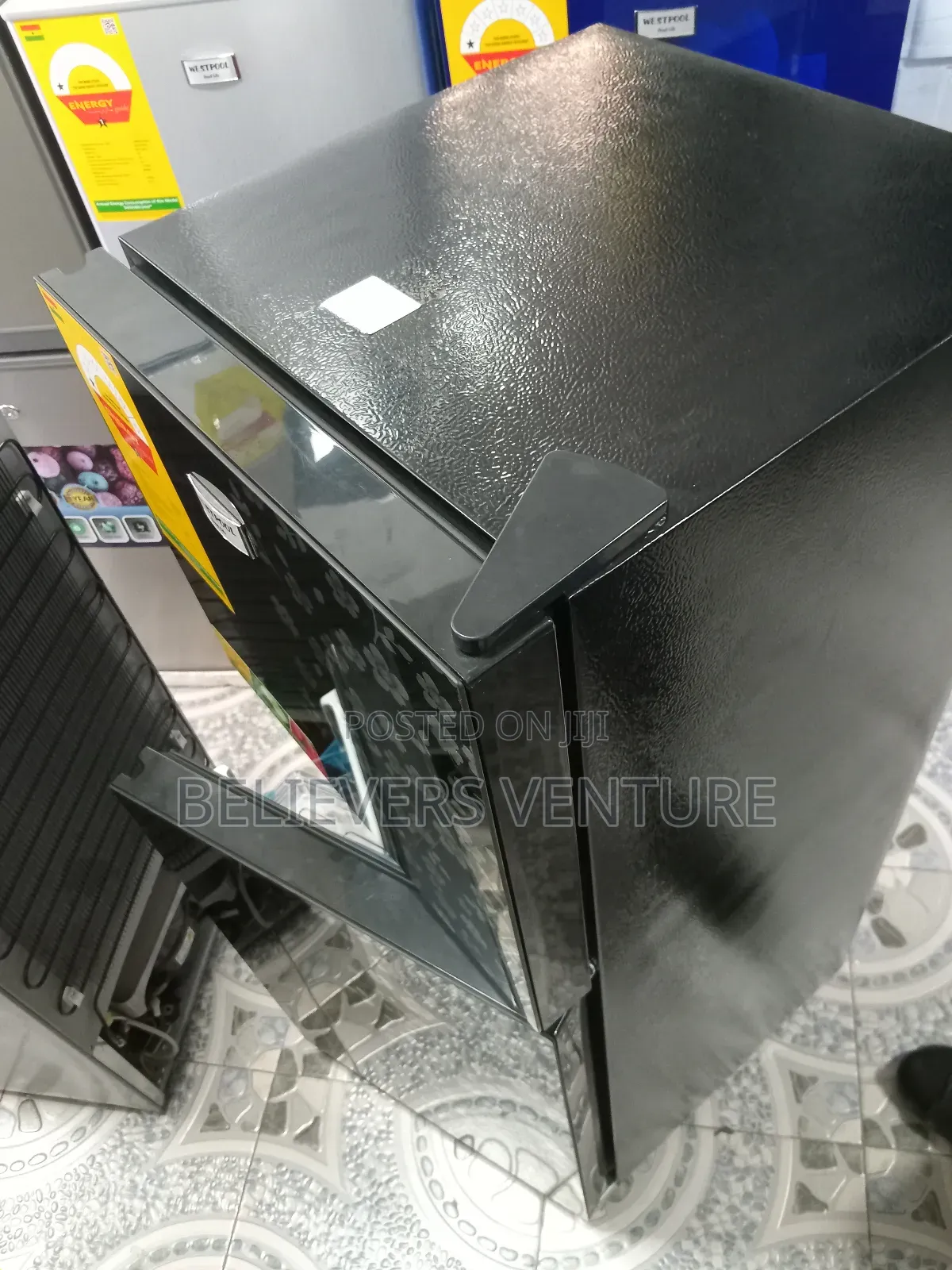 Top-Rated 108liters Westpool Freezin Top Freezer Fridge