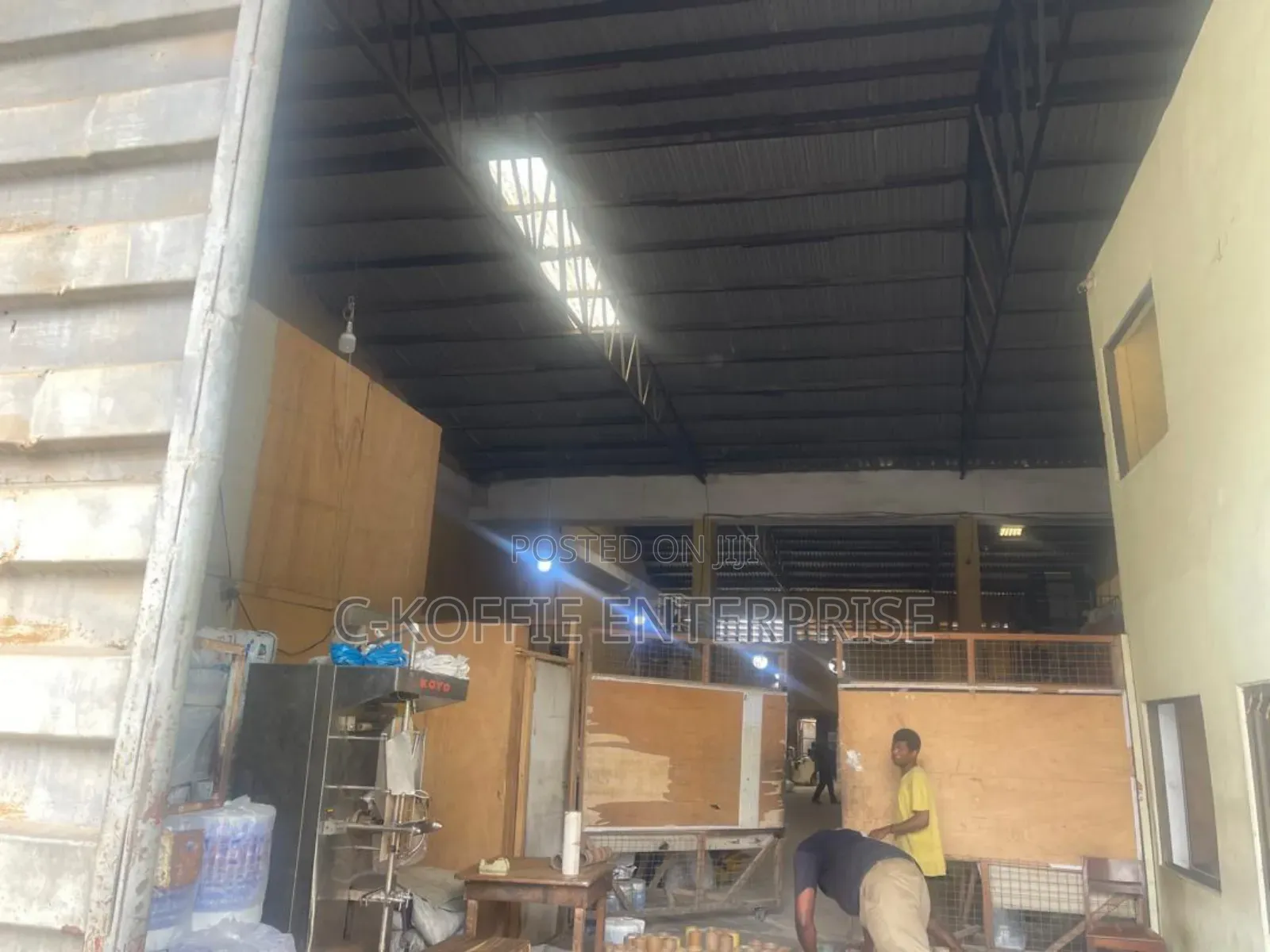 900 SQM Warehouse at Achimota for Rent