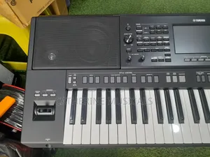 PSR-Sx 720 Yamaha Keyboard