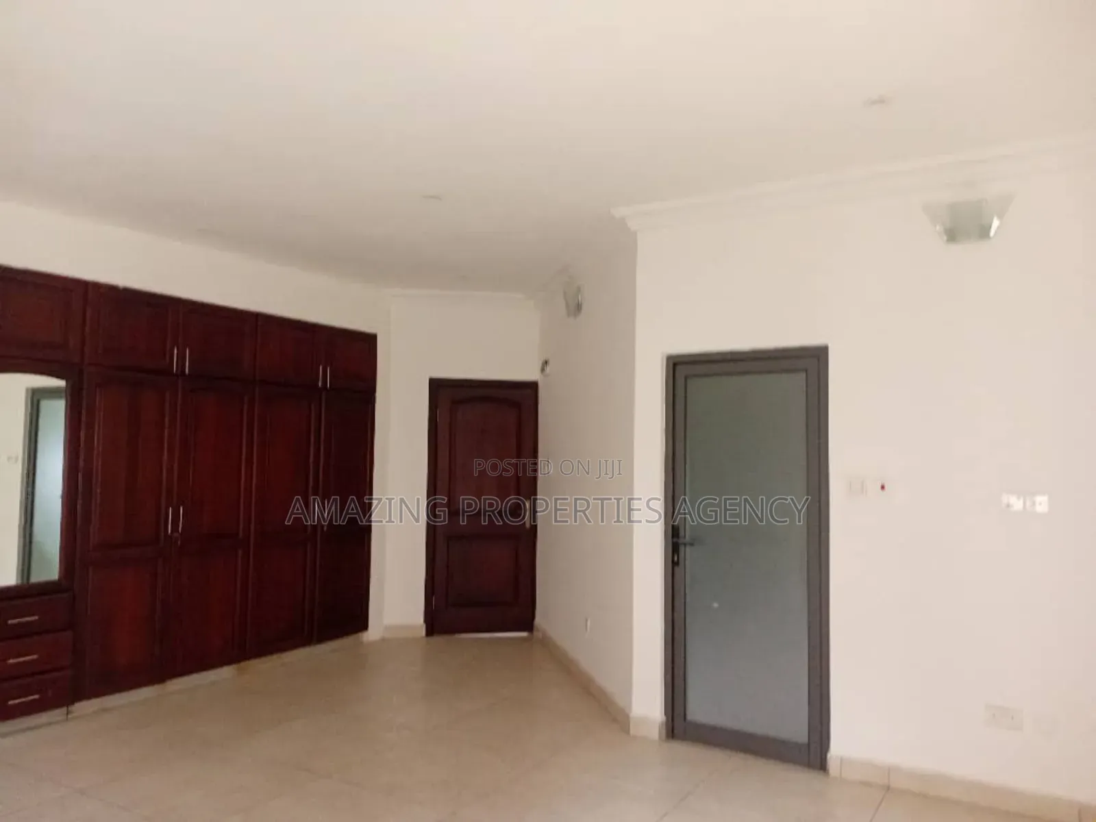 4bdrm House in Dzorwulu for rent