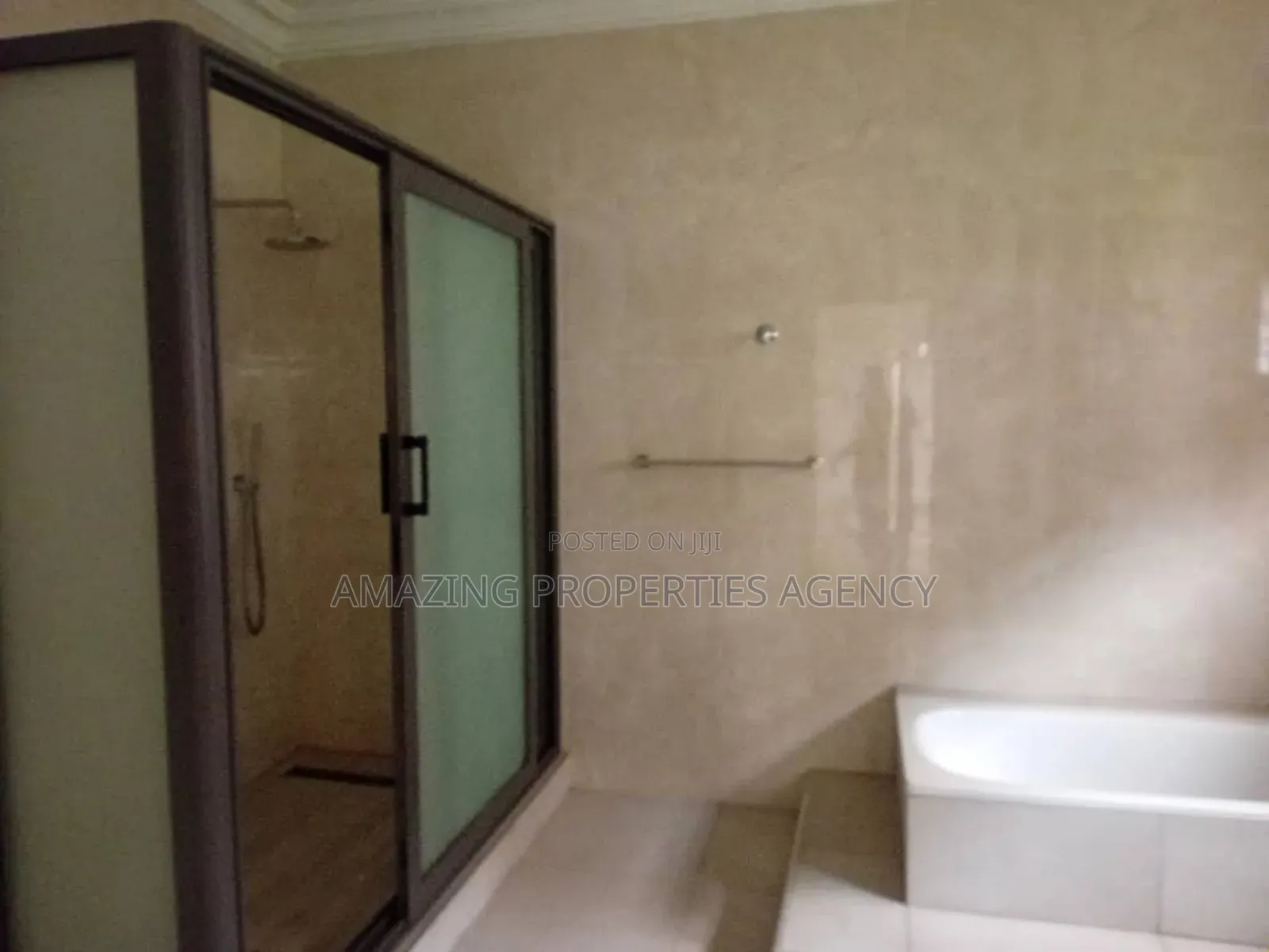 4bdrm House in Dzorwulu for rent