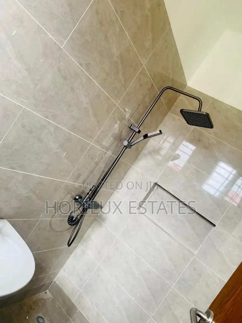 3bdrm House in Horilux Estates, Amasaman for sale