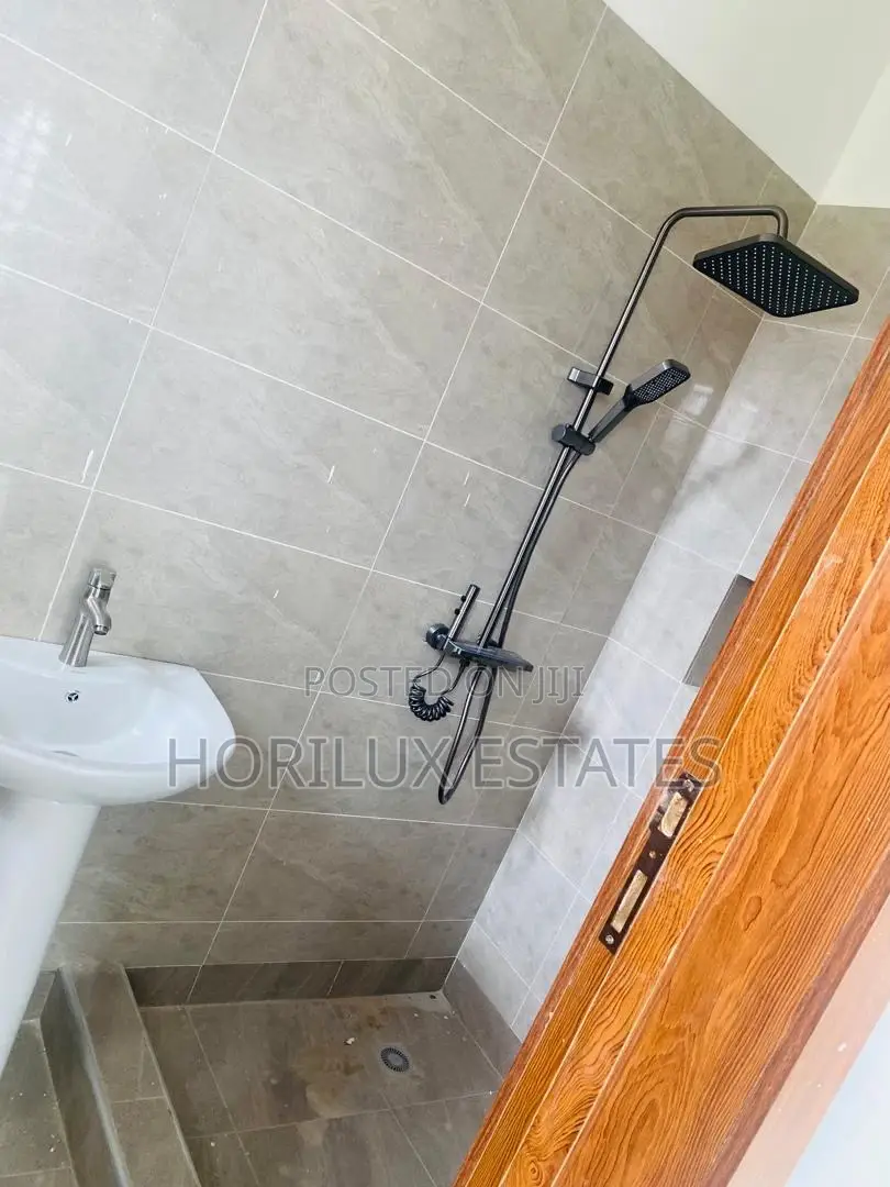 3bdrm House in Horilux Estates, Amasaman for sale