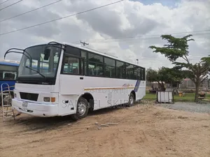 Tata Starbus Ultra Skool 2008 White
