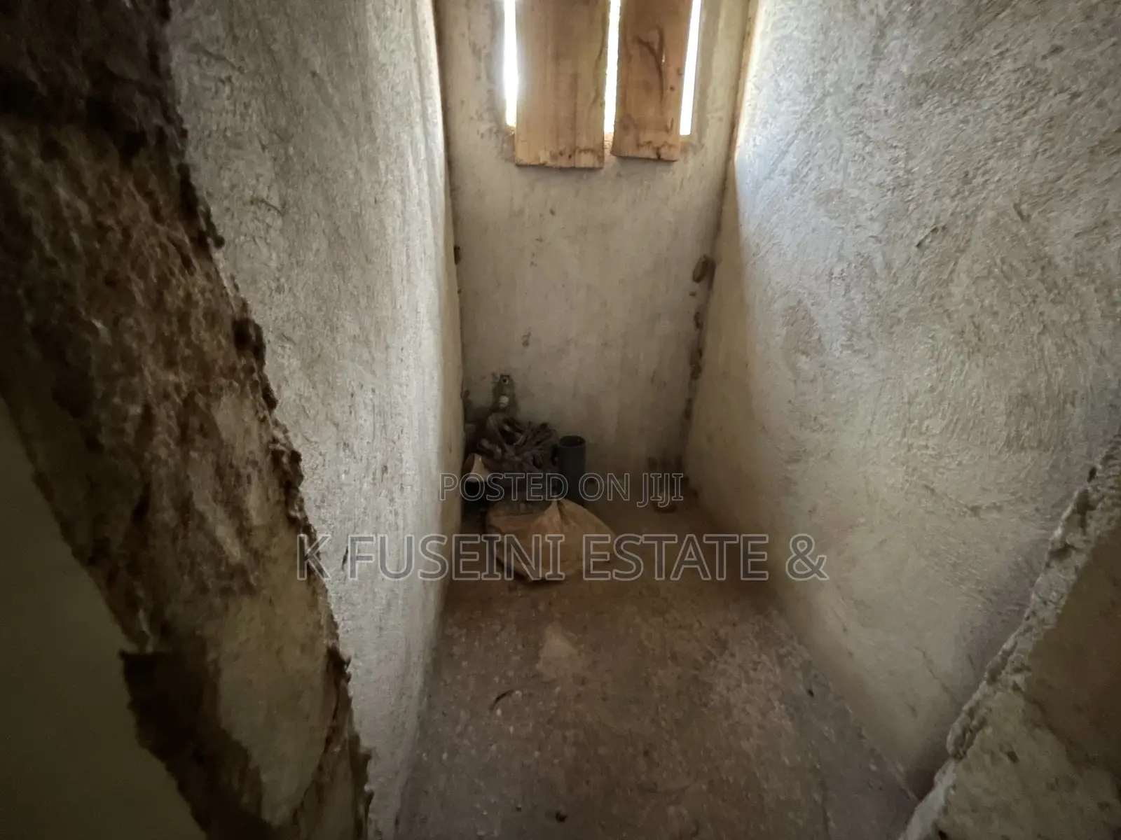 3bdrm House in K Fuseini Estate, Kumasi Metropolitan for sale