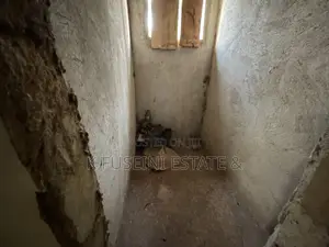 3bdrm House in K Fuseini Estate, Kumasi Metropolitan for sale