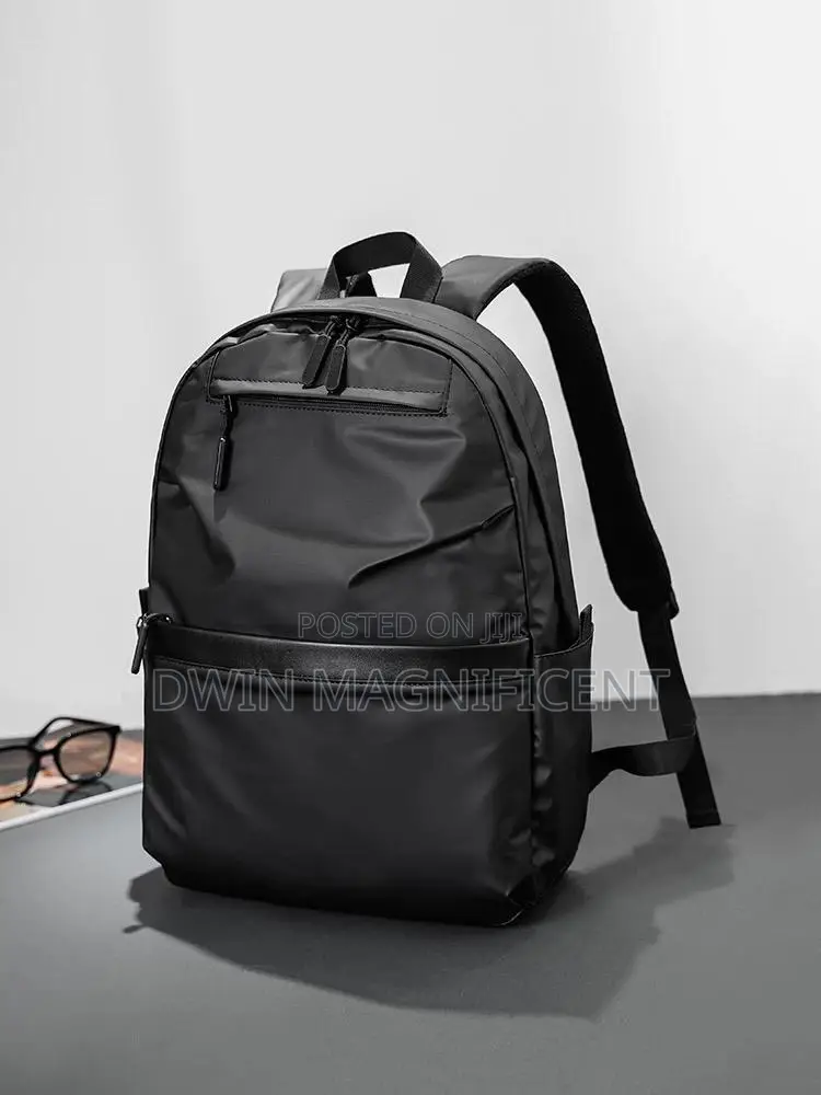 Sleek Navy Everyday Backpack – Modern