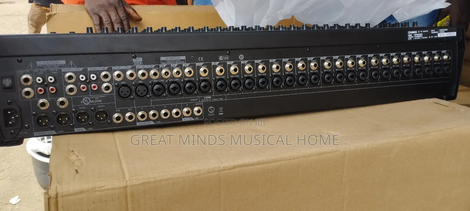 Yamaha Mgp32x Mixing Console