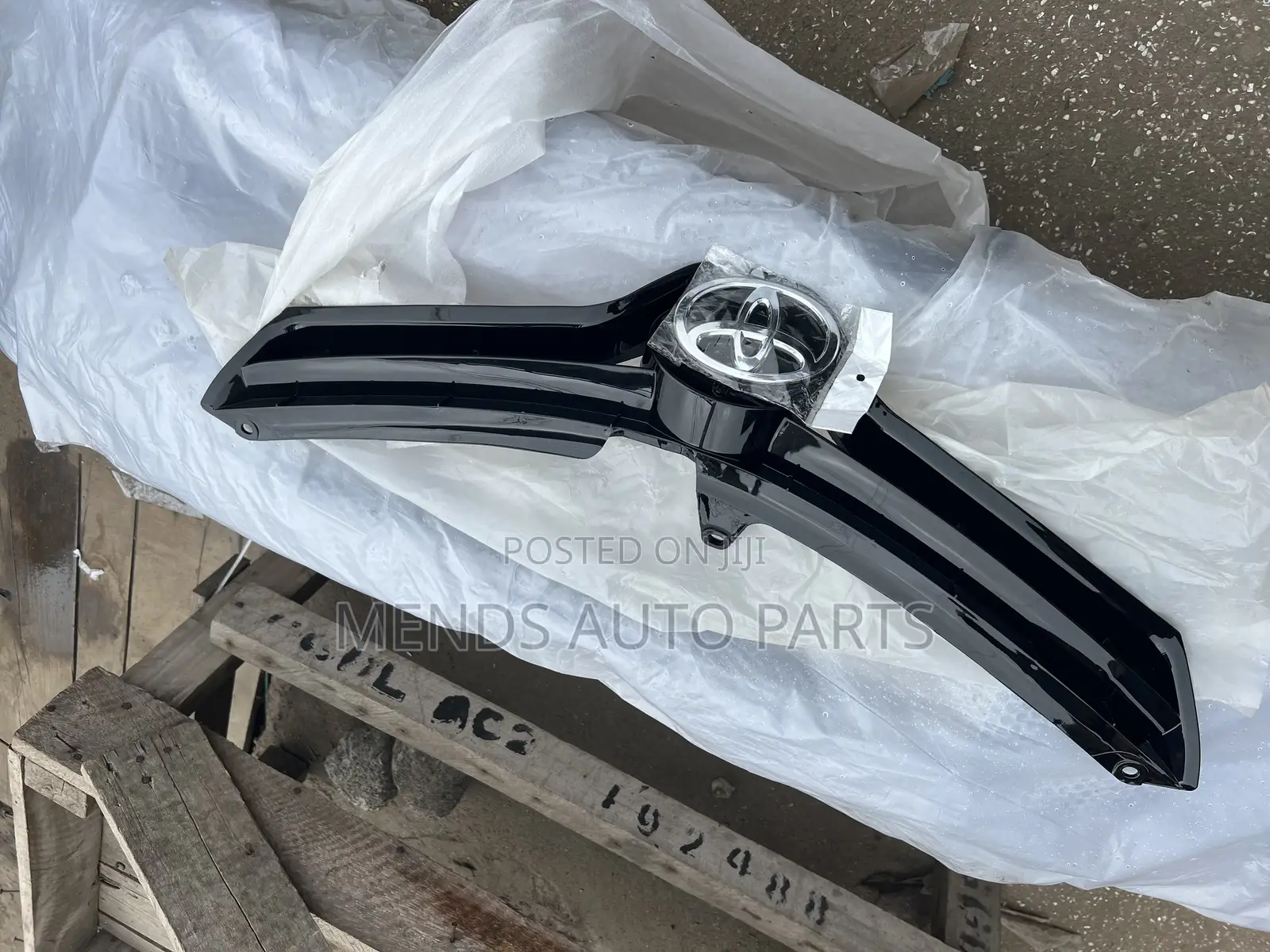 Toyota Corolla 2014 Front Top Shells Or Grill