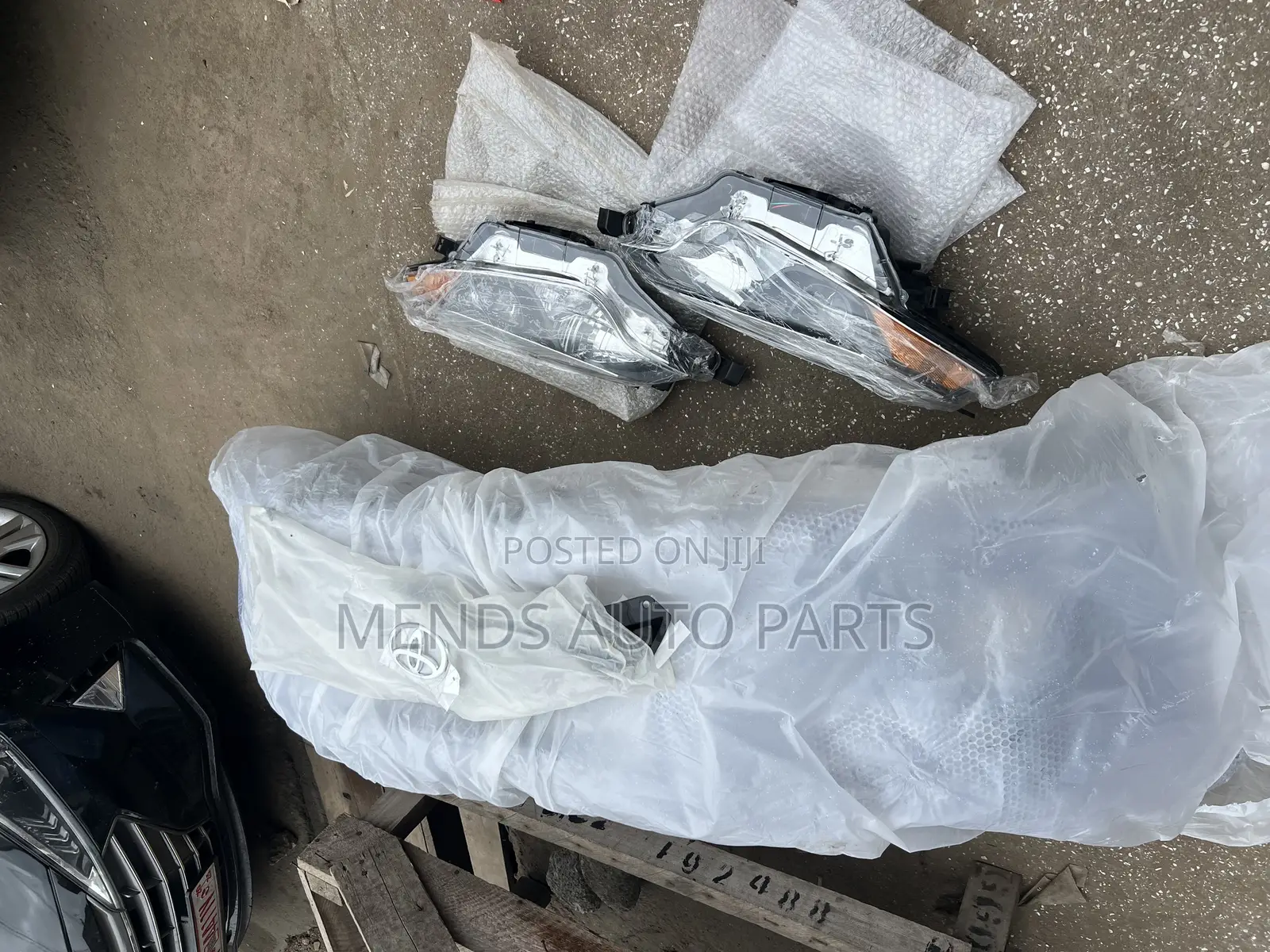 Toyota Corolla 2014  Headlight Pair