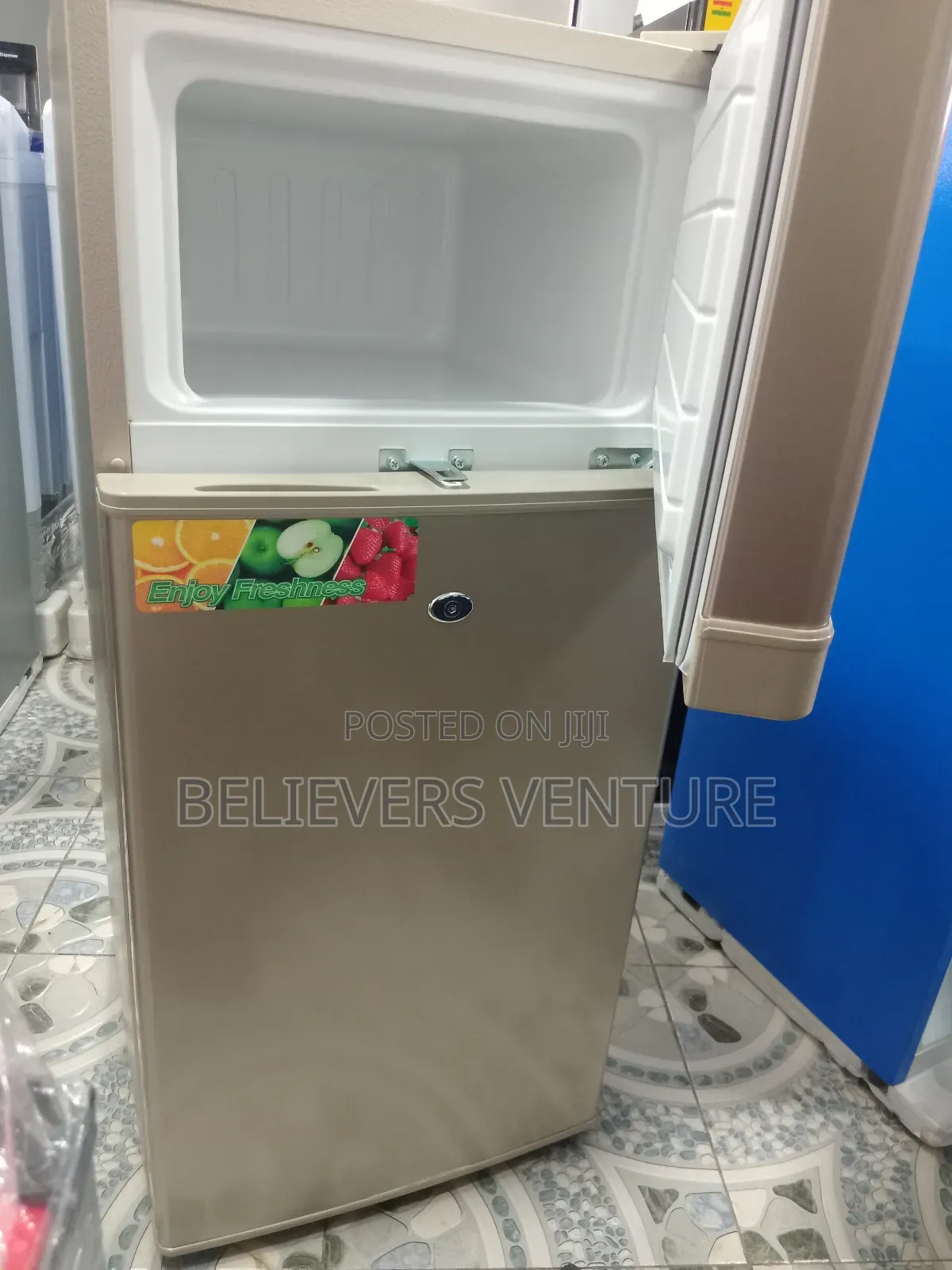 First Choice Top Freezer 95l 95l Westpool Fridge Freezer