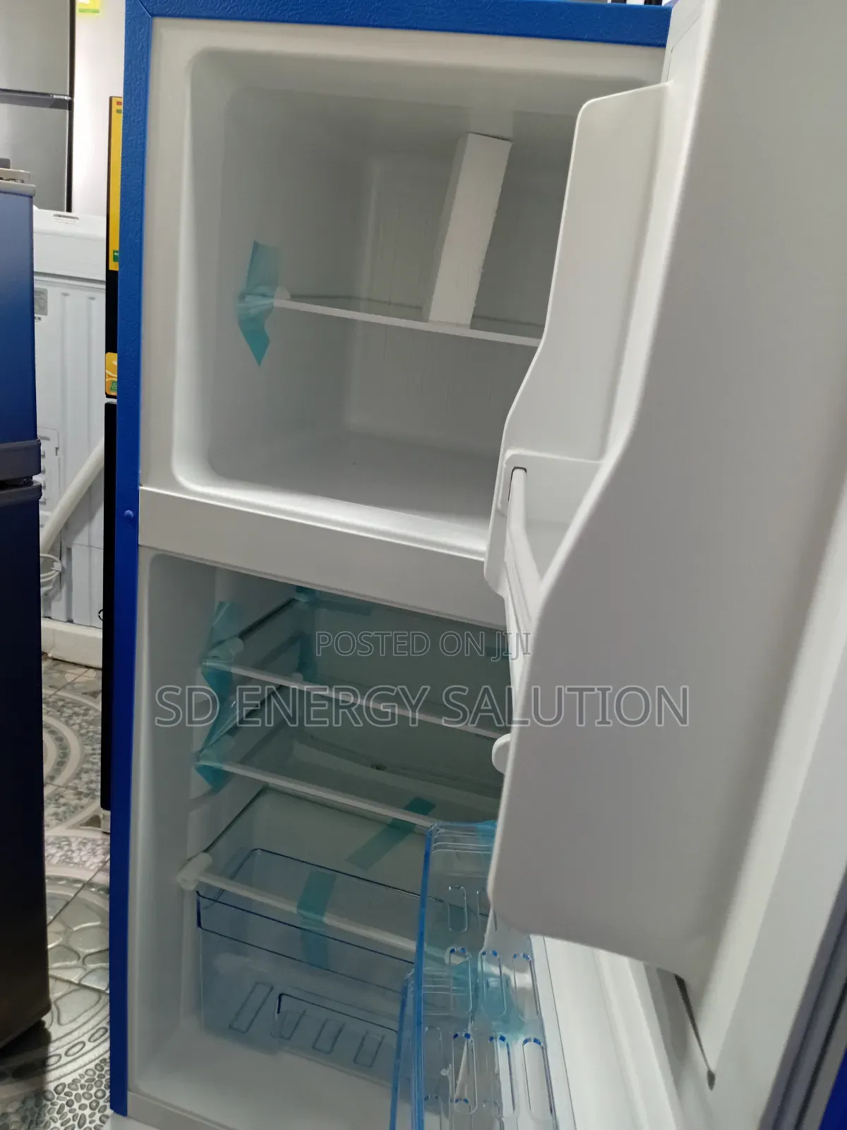 Generous Westpool Fridge Freezer 108 Litres Westpool