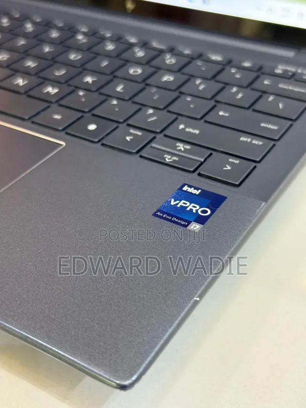 HP Elite Dragonfly x360 11th Gen 16GB Intel Core i7 SSHD+SSD 512GB