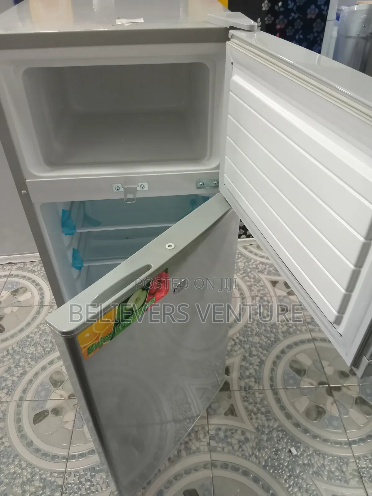 Double Door Key Lock Silver Color Westpool Fridge Fridge