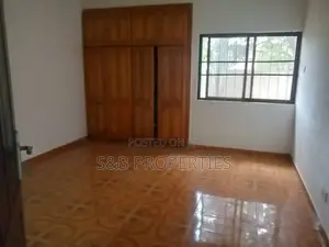 4bdrm House in Ashomang Estate for sale