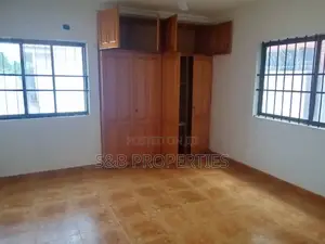 4bdrm House in Ashomang Estate for sale