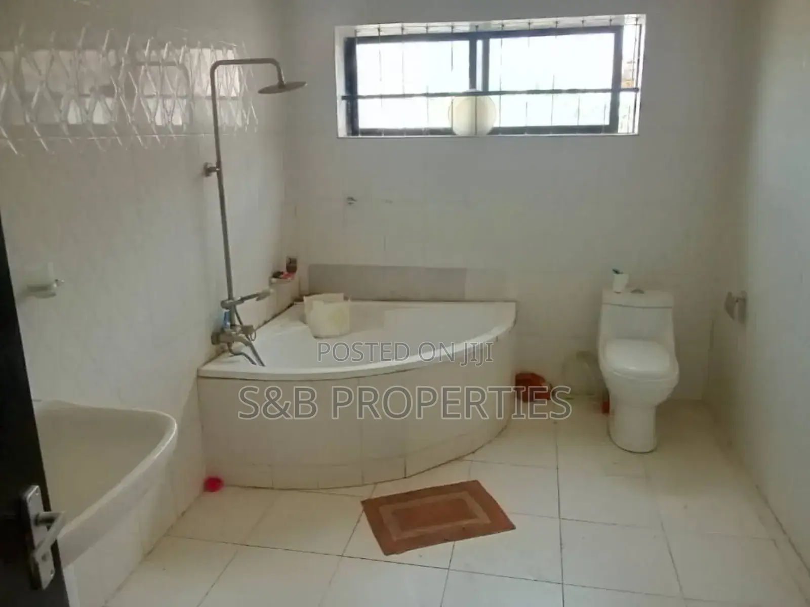 4bdrm House in Ashomang Estate for sale