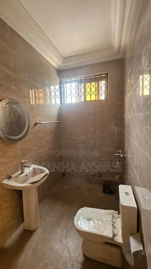 2bdrm Apartment in Lashibi Drc, Asuogyaman for rent